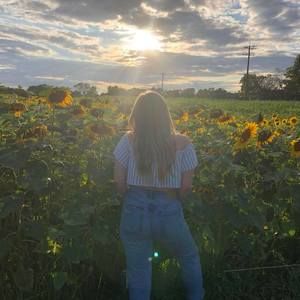 Meet your Posher, Alyssa